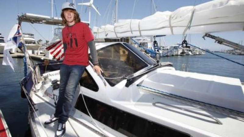 17-годишен обиколи сам света с яхта