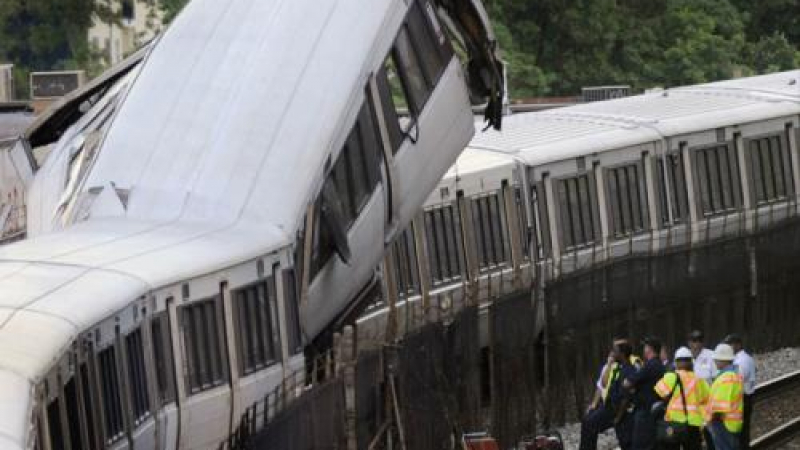 48 ранени след катастрофа в метро
