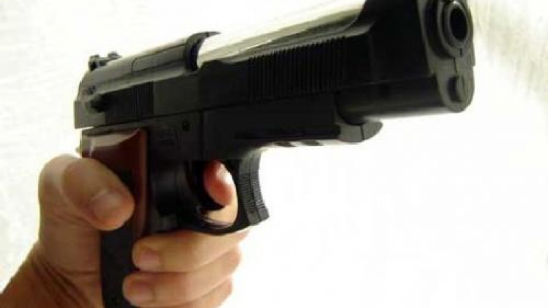 5-годишно дете се простреля с пистолет