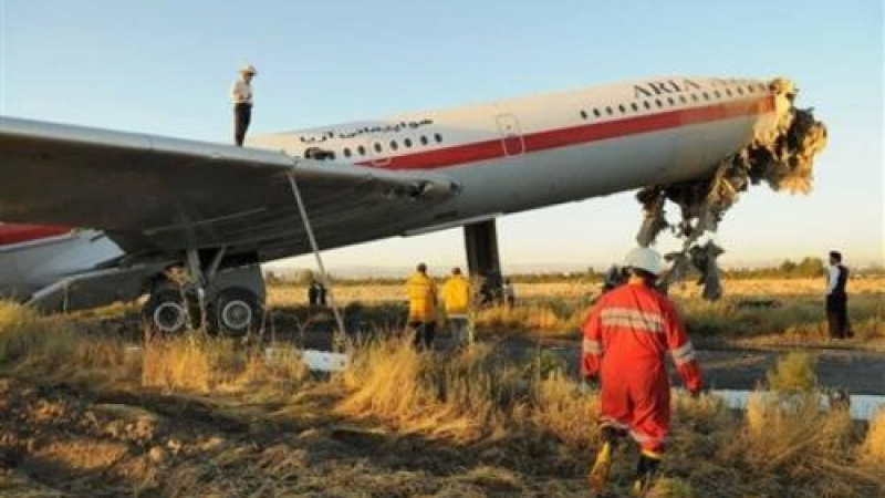 Най-малко 17 загинали при самолетната катастрофа в Иран