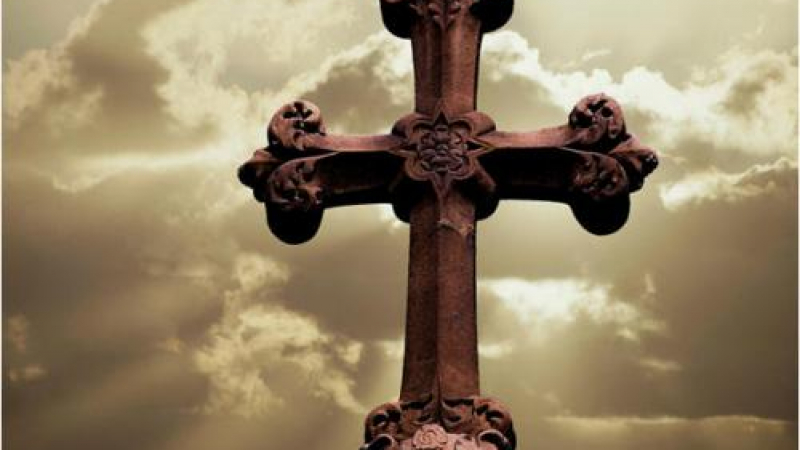 8-метров кръст осветиха на Кръстовден в Смолян