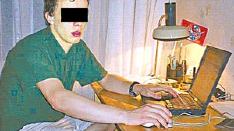 21-годишен залепна за компютъра, спря да излиза на улицата