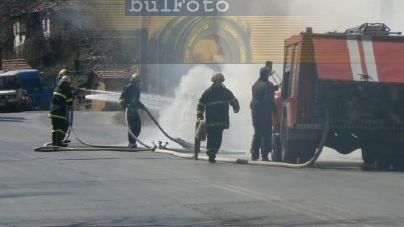 Камион с газови бутилки се взриви в Пловдив