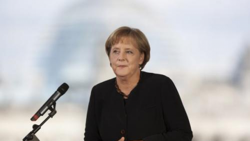 Меркел скочи на &quot;Гугъл&quot; за авторското право