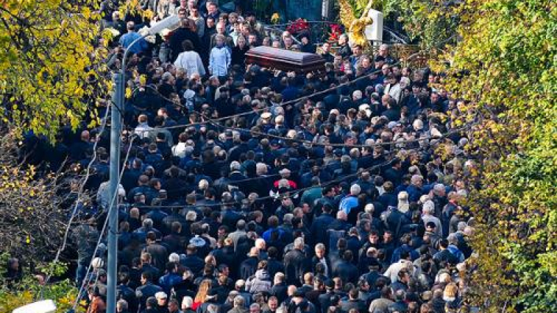 Сапьори цяла нощ претърсвали Ваганковското гробище преди погребението на Япончик