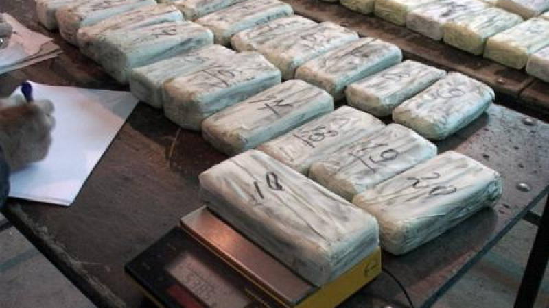 Задържаха близо 30 кг хероин на Калотина