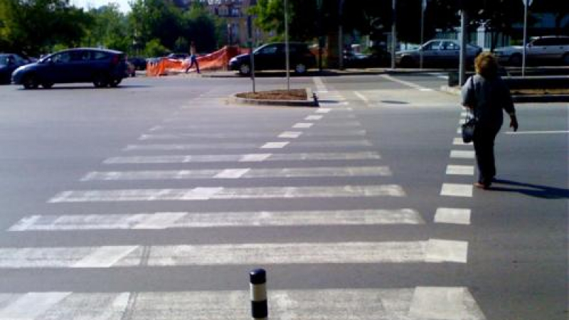 Турчин помете младеж на пешеходна пътека в Бургас