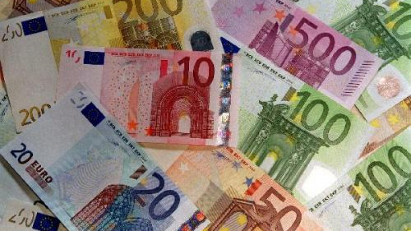 Над 40 000 недекларирани евро задържаха митнически служители