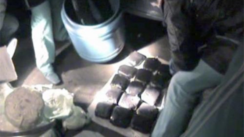 50 кг хероин, скрити в бидони с кисело зеле, задържаха в Пловдив