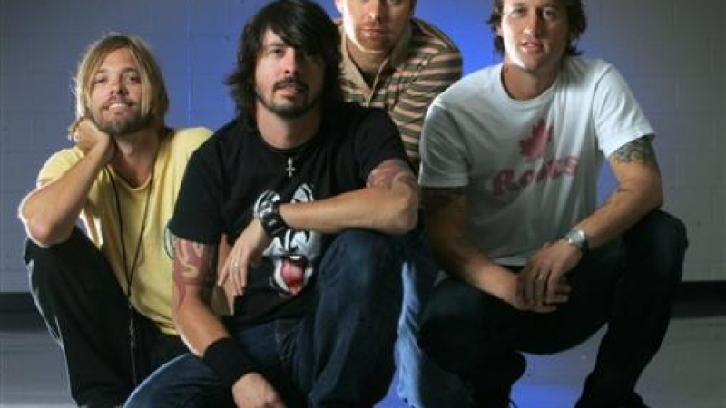Foo Fighters с концерт във Facebook