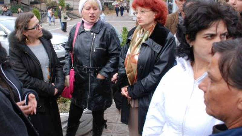 Майки от Хасково втори ден се бунтуват против социалните