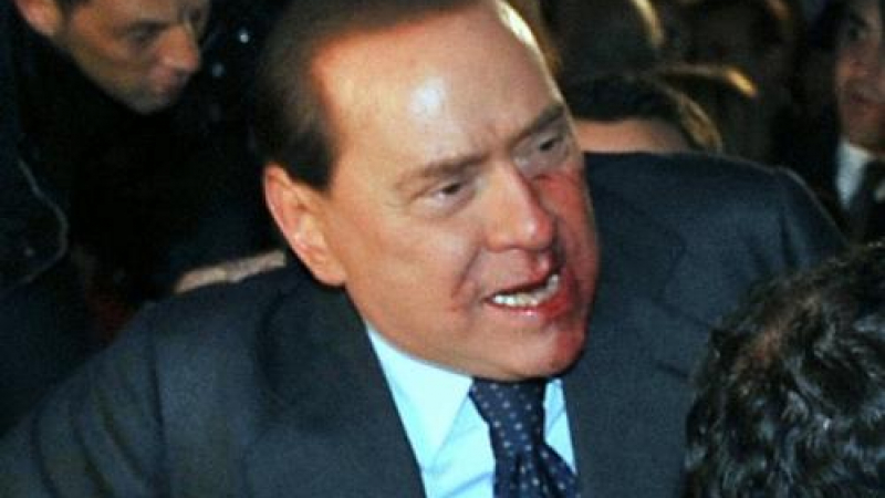 Берлускони с окървавено лице след нападение