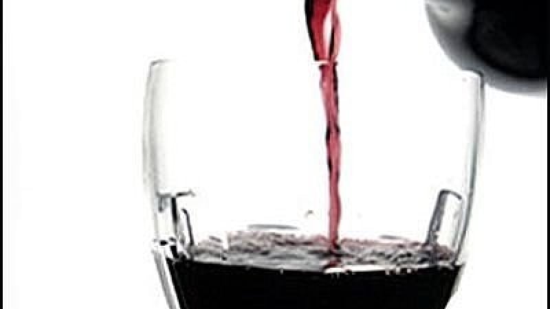Червеното вино лекува зъбите