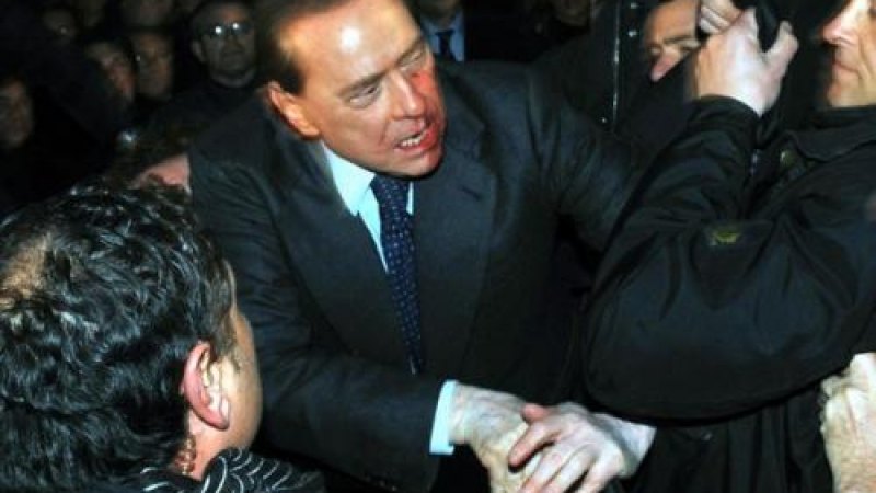Нападението над Берлускони е било скалъпено? 