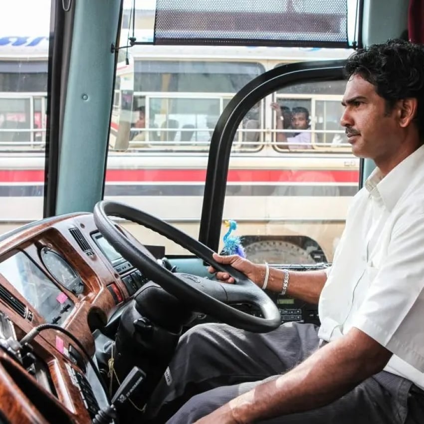 В наш град стават британци: Индийци ще им карат градския транспорт 
