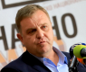 Каракачанов: В парламента се състезават кой да сътвори по-голяма глупост, а Радев е...