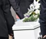 Мъж погреба жена си, скърбя за нея две години и след това я видя по телевизията