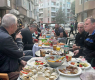 Чудо невиждано: Комшии си устроиха пиршество на улица в Бургас