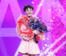 Палав рапър в розово рокле поквари Евровизия, изпрати ни послание ВИДЕО
