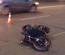 Мотоциклетист без книжка е в тежко състояние, след като се заби в трактор