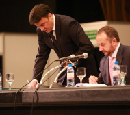 Боби Михайлов на куц крак в Полша, преговаря с националите за премиите