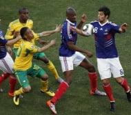 Безумно слаба Франция отпадна, Уругвай и Мексико на осминафинал