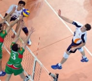 Първанов сяда в ложите и вика за волейболните национали