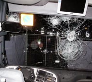 Автобус със счупено предно стъкло извози Левски до аерогарата
