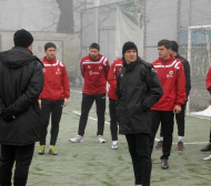 ЦСКА тренира на село заради обилен снеговалеж