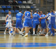 Уникален бой на баскетболен мач в Самоков, гонят 8 души от отборите