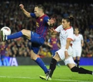 Иниеста се изравни с Гуардиола по мачове за Барселона
