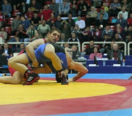 Борците започнаха с четири победи в София