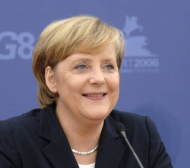 Меркел ще гледа на живо Германия срещу Гърция