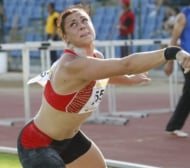 Федерацията по лека атлетика наказва олимпийка