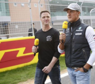 Шумахер ще продължи да кара за Мерцедес