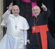 Санети се срещна с папата