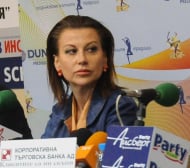 Илиана Раева отвърна на Стойчев: Не е лесно да са парашутист!