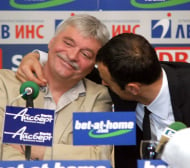 Бербатов и БФС си осигуриха пълен комфорт при новия спортен министър
