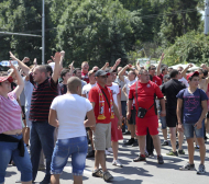 Фенове на ЦСКА се изсипаха пред съда