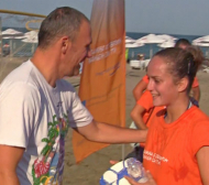 Момиче стана голмайстор на турнир по плажен футбол в Бургас