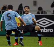 Уругвай пречупи 10 от Перу с два гола на Суарес