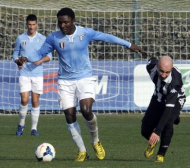 Обявеният за 17-годишен камерунец с два гола за Лацио