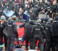 Полицията подпука феновете преди ЦСКА - &quot;Левски&quot;