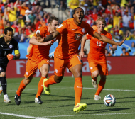 Вижте как Холандия постигна третата си победа в Бразилия (РЕПОРТАЖ ОТ МАЧА)