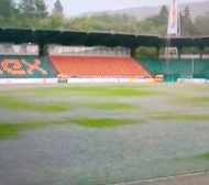 Порой потопи стадиона в Ловеч (СНИМКИ)
