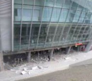 Ракета на отцепниците разруши част от стадиона на Шахтьор (СНИМКИ)