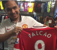 Вече се продават екипи на Юнайтед с Фалкао