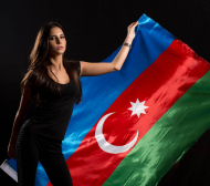 Красиви азерки чакат нашите по трибуните (СНИМКИ)