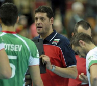 Константинов остава треньор на България