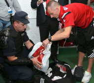 Сръбските митничари тършуват багажите на албанските футболисти